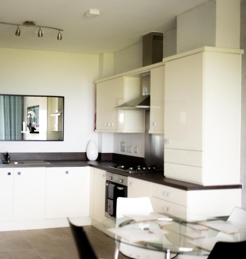 Stunning Sea Views, Luxury Apartment Beaches & Restaurants Are A Short Walk Away New Quay Esterno foto