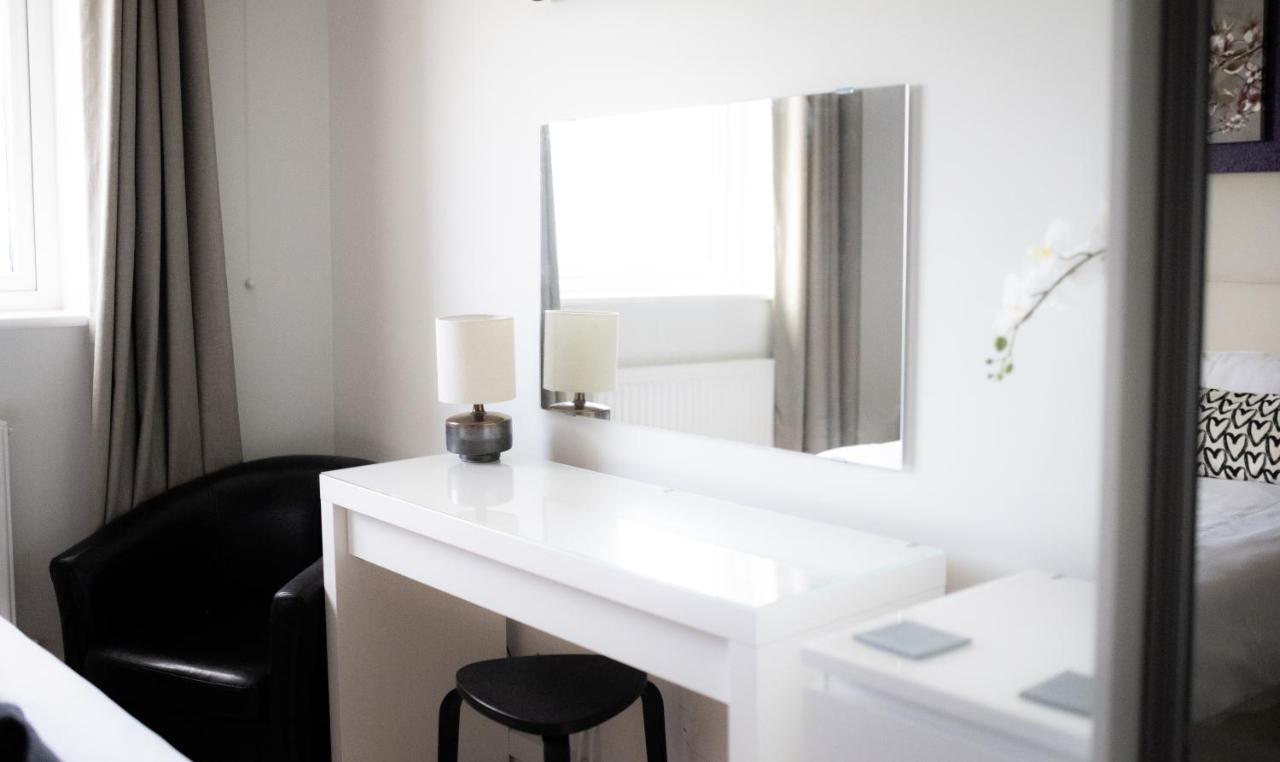 Stunning Sea Views, Luxury Apartment Beaches & Restaurants Are A Short Walk Away New Quay Esterno foto