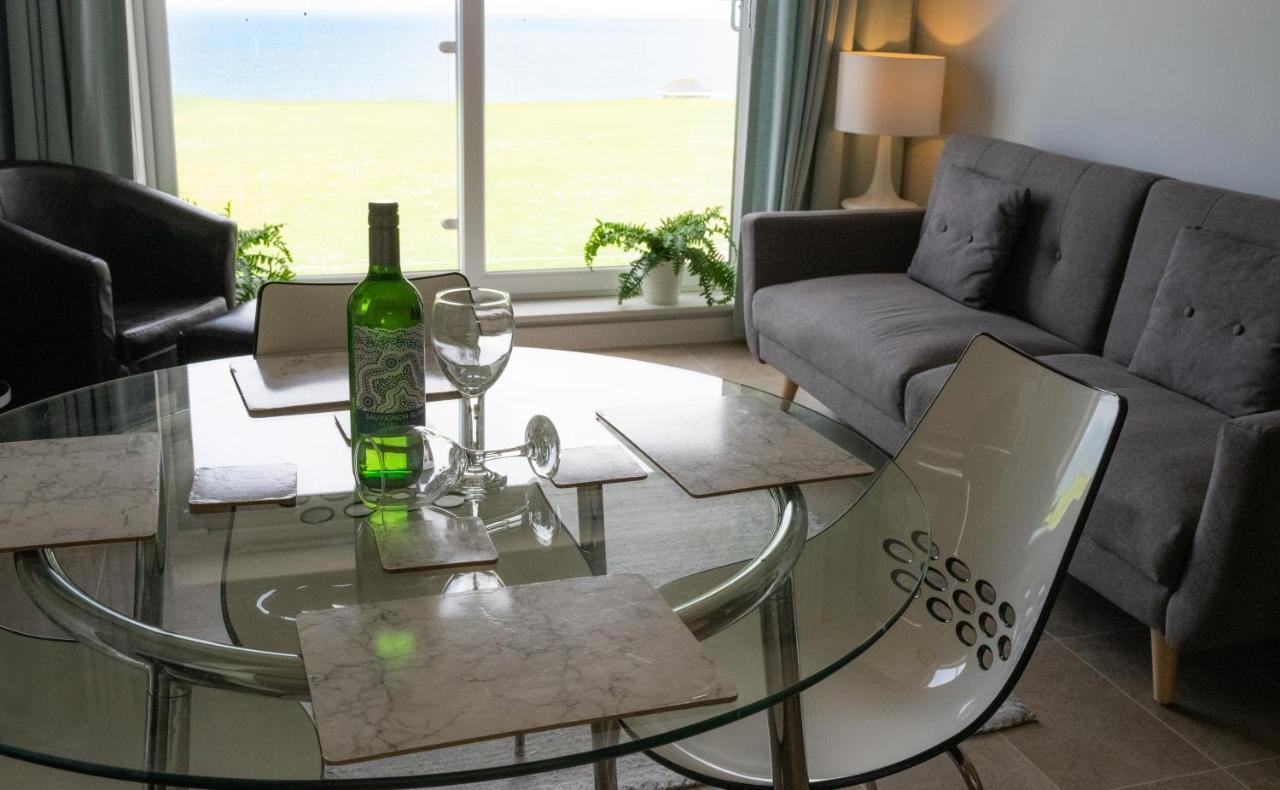 Stunning Sea Views, Luxury Apartment Beaches & Restaurants Are A Short Walk Away New Quay Esterno foto