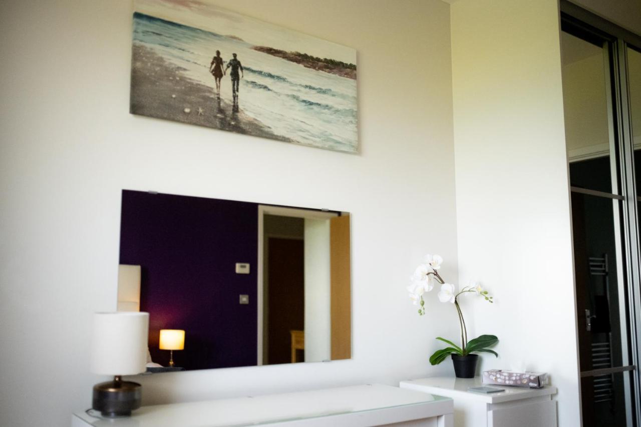 Stunning Sea Views, Luxury Apartment Beaches & Restaurants Are A Short Walk Away New Quay Esterno foto